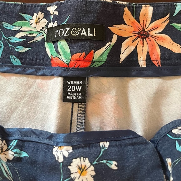 Roz & Ali Navy Floral Pants size woman 20W pockets front - Picture 9 of 9